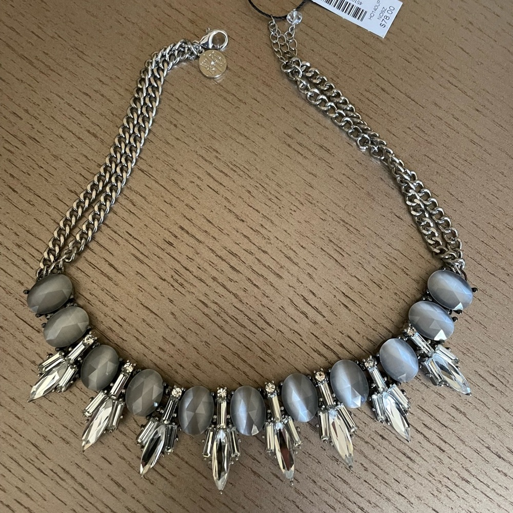 White House black market necklace